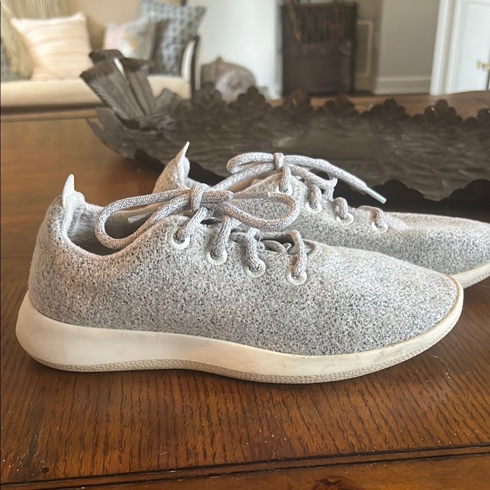 Adult Women’s Gray Sneakers by All birds Size 10. SH135 - Picture 2 of 5